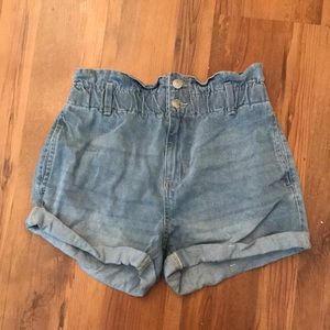Medium sized light blue Jean shorts from Bluenotes